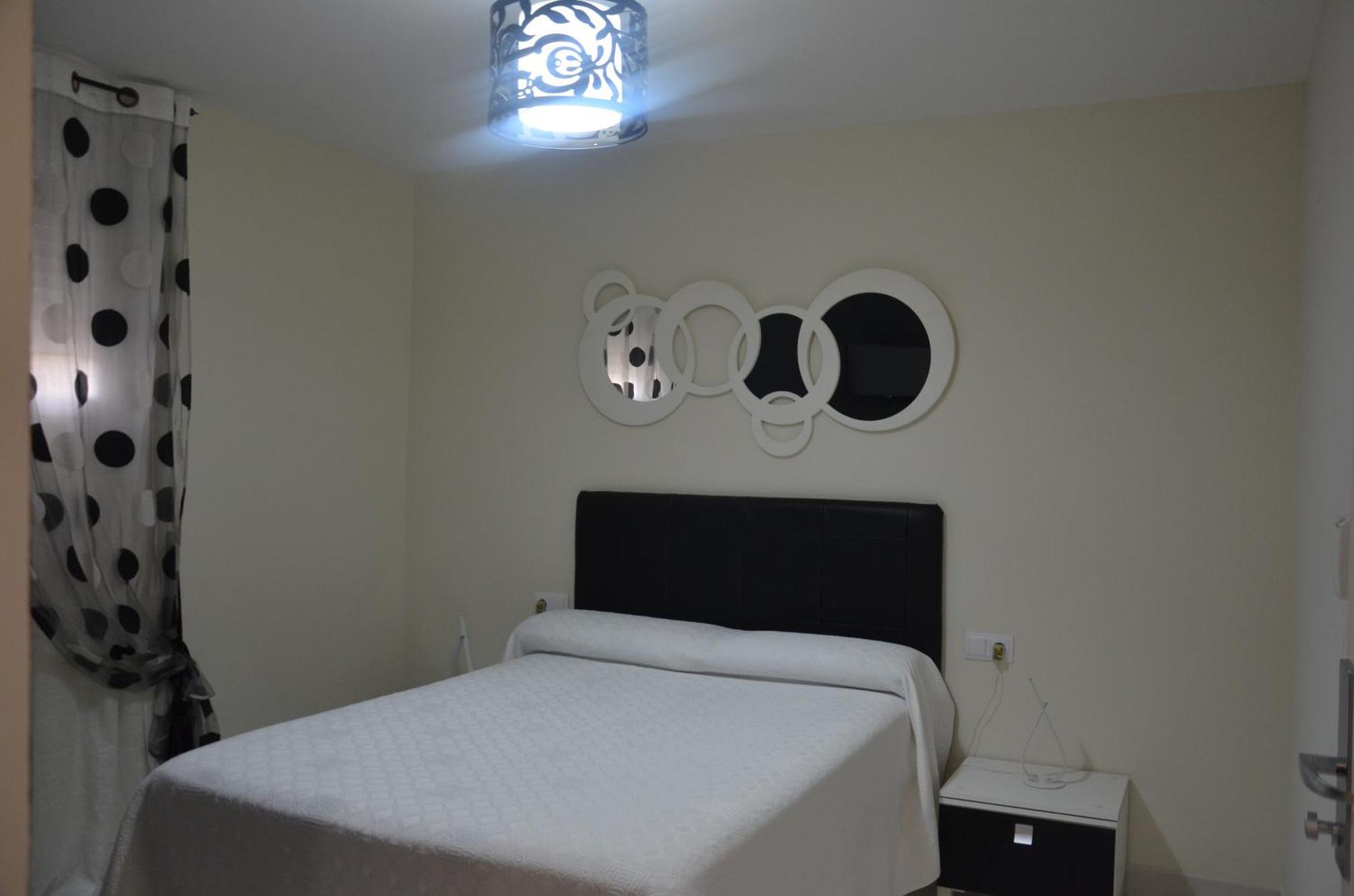 Hostal Mont Royal Аликанте Экстерьер фото