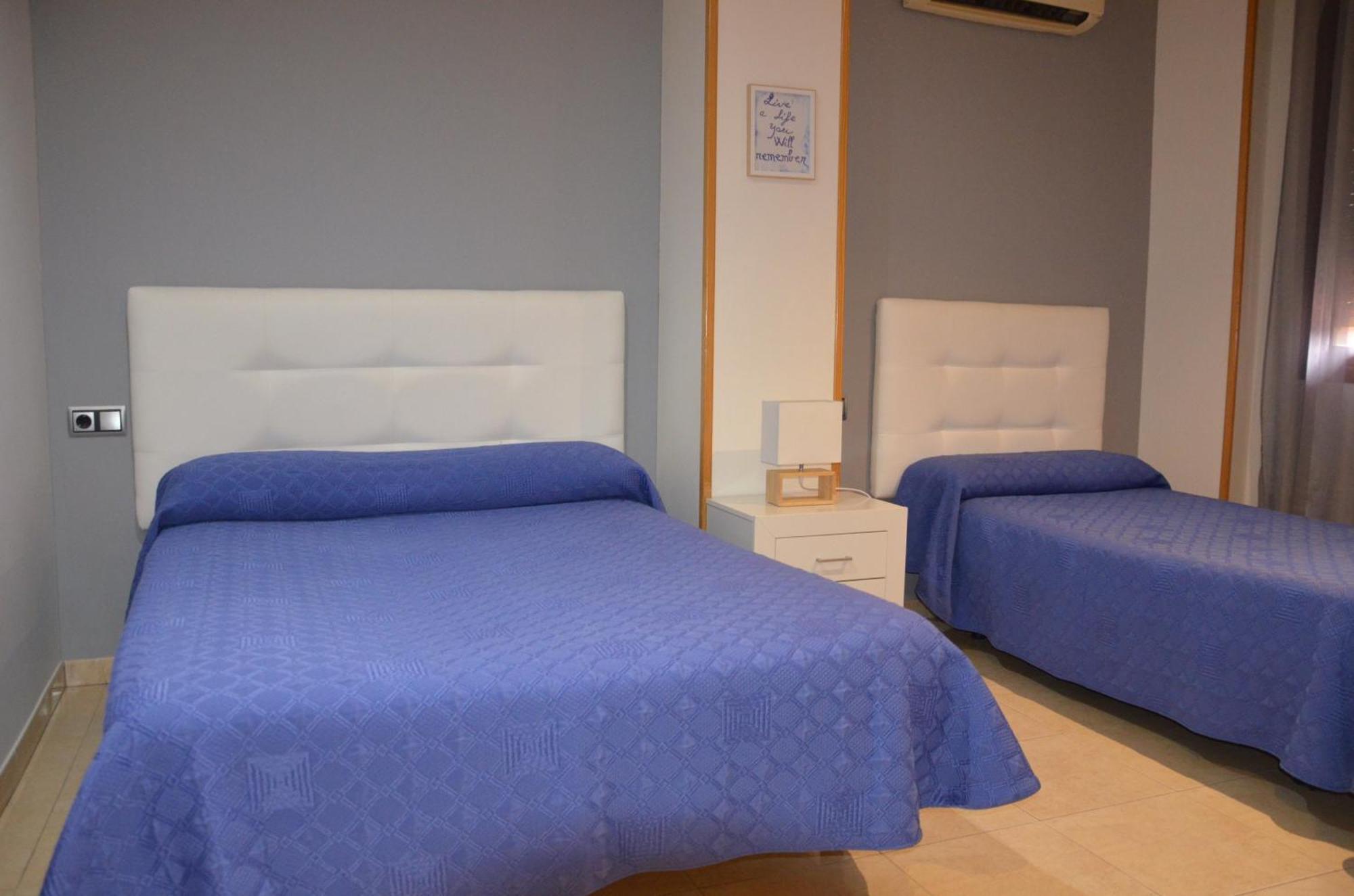 Hostal Mont Royal Аликанте Экстерьер фото