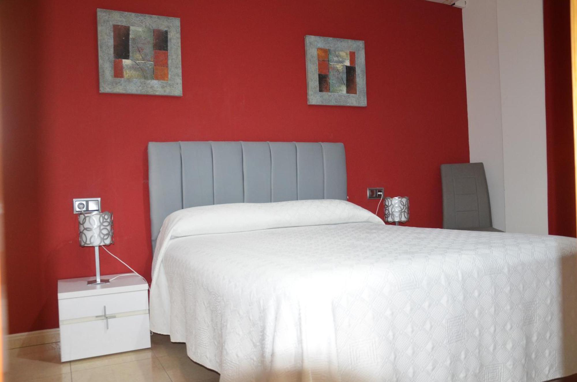 Hostal Mont Royal Аликанте Экстерьер фото