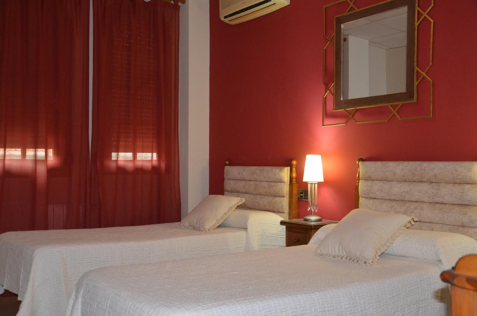 Hostal Mont Royal Аликанте Экстерьер фото