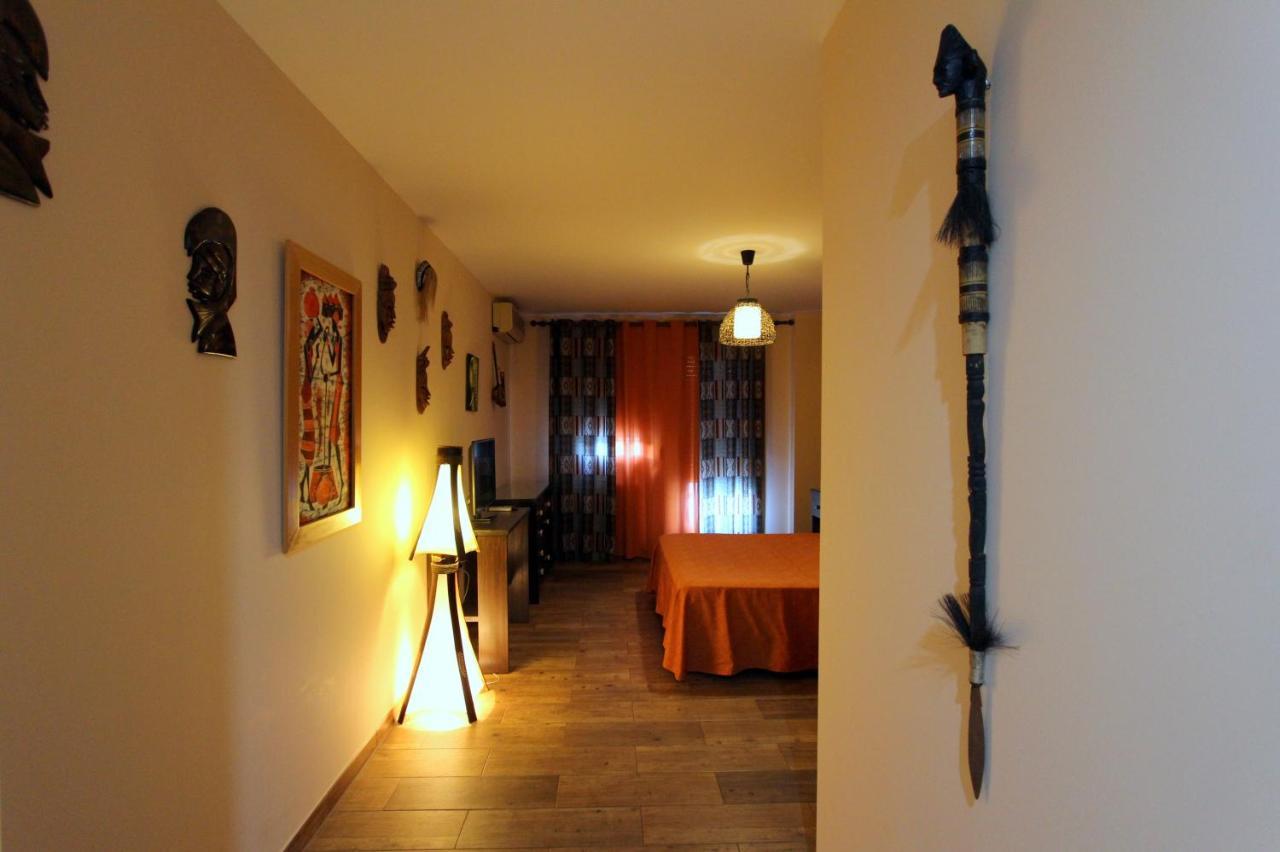 Hostal Mont Royal Аликанте Экстерьер фото