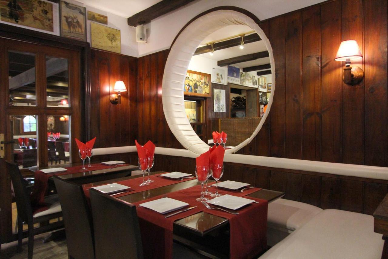 Hostal Mont Royal Аликанте Экстерьер фото